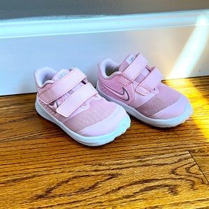 Toddler Nike Star Runner Velcro Closure Sneakers
